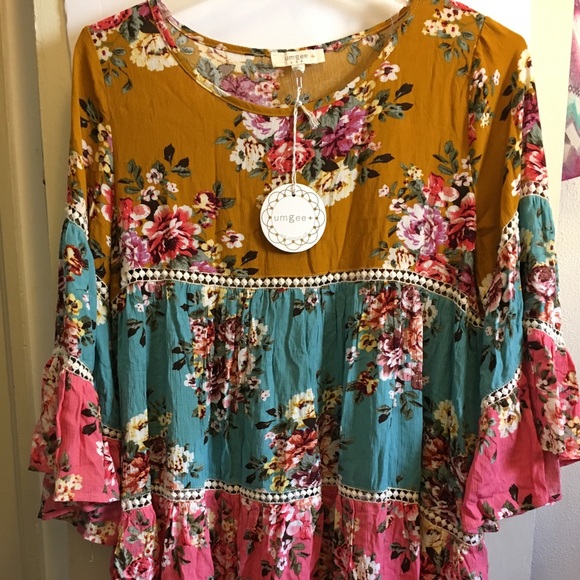 Umgee Dresses & Skirts - Umgee Tunic style dress with crochet accents